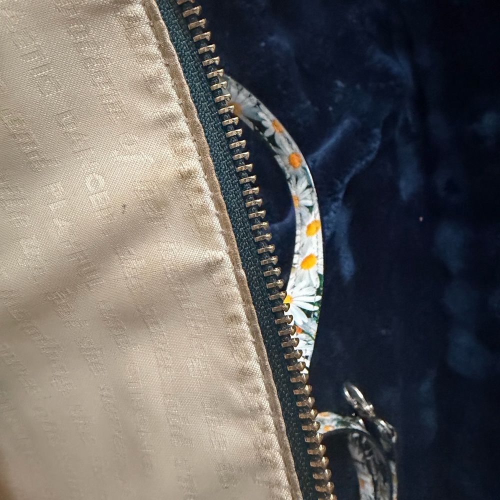 Kate Spade New York Cedar Street Daisy Maise satchel bag. - Picture 13 of 15